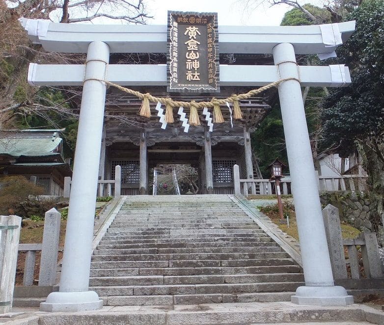 金華山黄金山神社