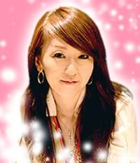 電話占いフィールは、明華(あすか)先生が大人気